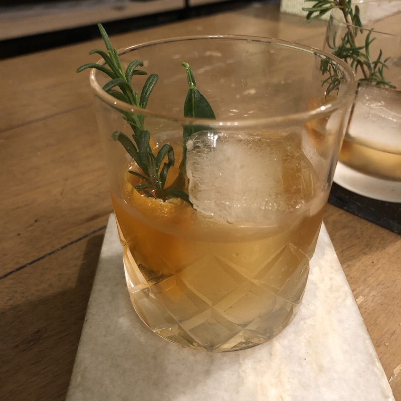 bourbon old fashioned cocktail
